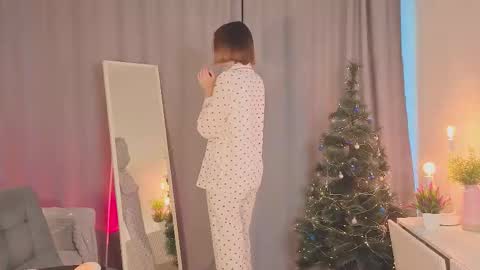 Snapshot of tecna_tonic chatting on 16, 12, 2025 all me precious online show from 16, 12, 2025