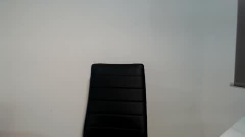 Teeyara  online show from 2, 12, 2025