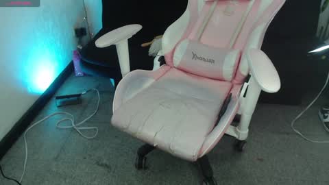 tefy_bratz online show from 22, 1, 2025
