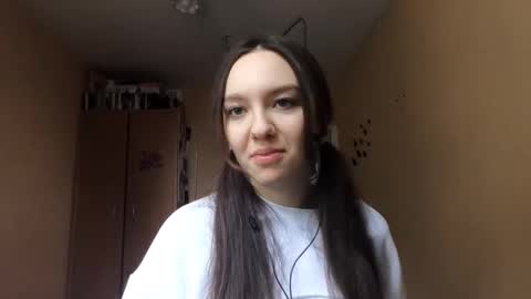 Snapshot of teganmeiser chatting on 8, 11, 2025 Kimi online show from 8, 11, 2025