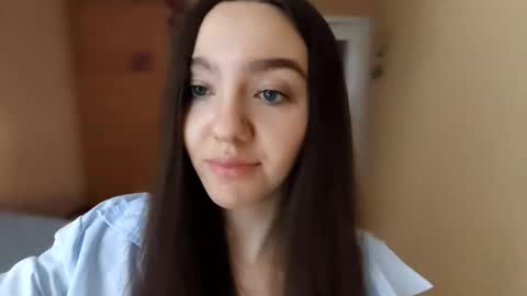 Snapshot of teganmeiser chatting on 21, 11, 2025 Kimi online show from 21, 11, 2025