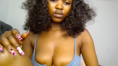 Snapshot of tempting_tiah chatting on 5, 1, 2026 tiah online show from 5, 1, 2026