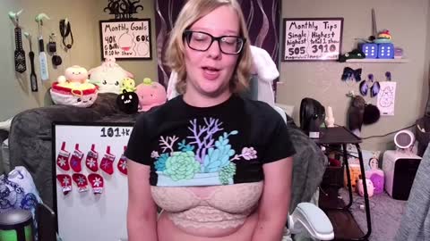 Pixie and Tentacle Overlord online show from 4, 12, 2024