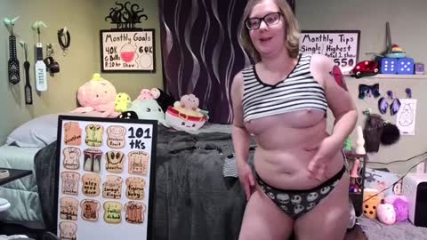 Pixie and Tentacle Overlord online show from 21, 1, 2025