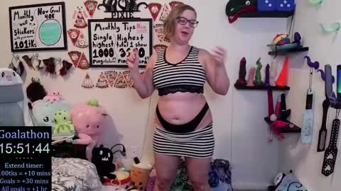 Pixie and Tentacle Overlord online show from 21, 11, 2025