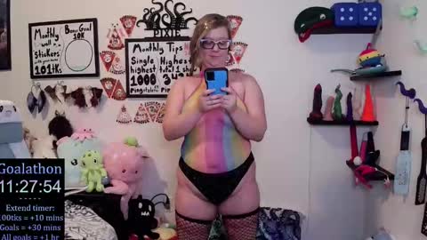 Pixie and Tentacle Overlord online show from 24, 11, 2025