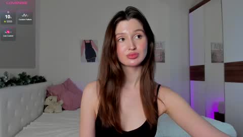 Sexy girl Li online show from 25, 1, 2025