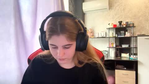Mira Manson online show from 6, 10, 2025
