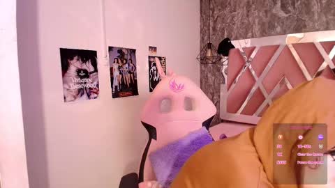 Terra Elowen online show from 18, 10, 2025