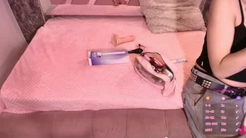 Terra Elowen online show from 23, 10, 2025