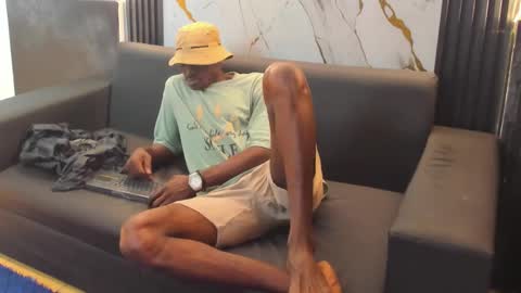 Snapshot of terranze_z chatting on 11, 10, 2025 terranze_z online show from 11, 10, 2025