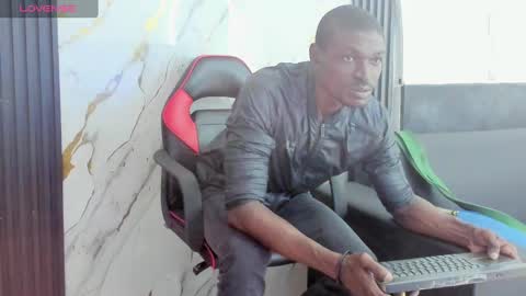 Snapshot of terranze_z chatting on 12, 10, 2025 terranze_z online show from 12, 10, 2025