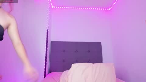 Snapshot of tessa_evanss chatting on 15, 11, 2025 Tessa online show from 15, 11, 2025