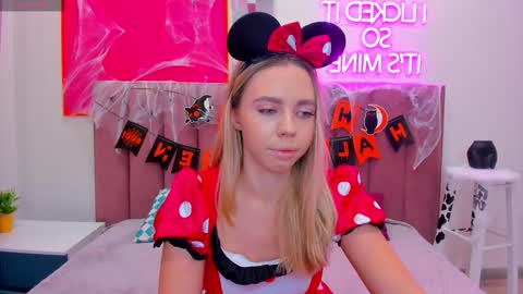 Tessa 3 online show from 27, 10, 2025