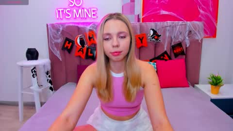 Tessa 3 online show from 30, 10, 2025