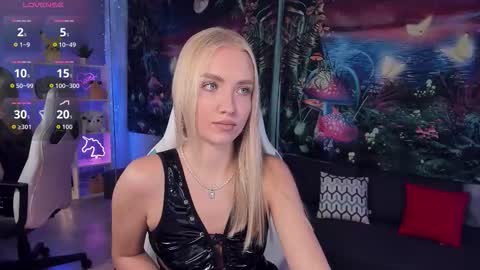 TessaHamilton online show from 14, 10, 2025