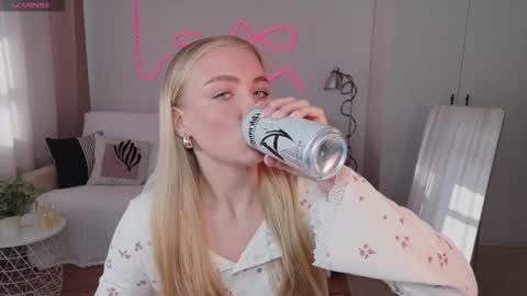 TessaHamilton online show from 15, 3, 2026