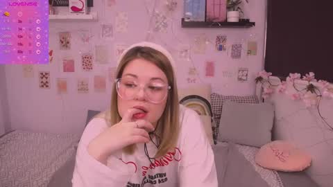 Snapshot of tesspleasure chatting on 3, 1, 2025 TESSA online show from 3, 1, 2025