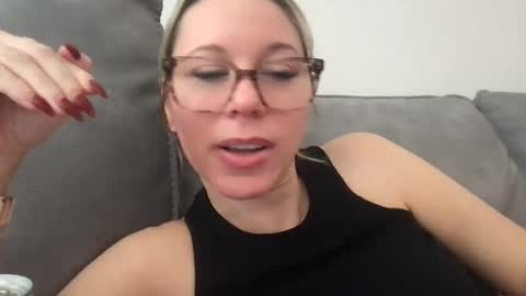 Daphne Summers online show from 6, 11, 2025