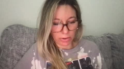 Snapshot of texas_blonde chatting on 24, 11, 2025 Daphne Summers online show from 24, 11, 2025