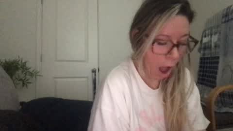 Snapshot of texas_blonde chatting on 5, 12, 2025 Daphne Summers online show from 5, 12, 2025