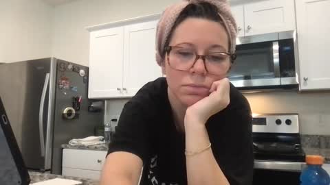 Snapshot of texas_blonde chatting on 18, 12, 2025 Daphne Summers online show from 18, 12, 2025