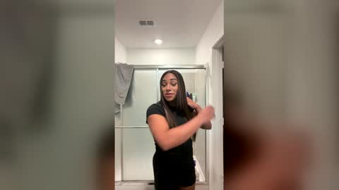 SELENE SANTOS online show from 17, 3, 2026