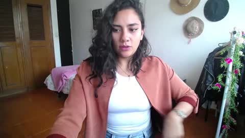 Snapshot of thaliacooper chatting on 10, 2, 2025 online show from 10, 2, 2025