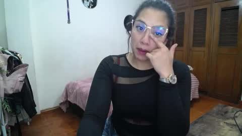 Snapshot of thaliacooper chatting on 27, 9, 2025 online show from 27, 9, 2025