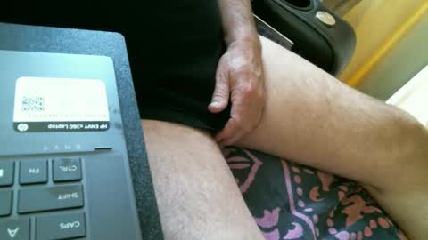 Snapshot of thameslee chatting on 9, 3, 2025 Thames online show from 9, 3, 2025