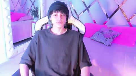 thanier_18 online show from 27, 2, 2026