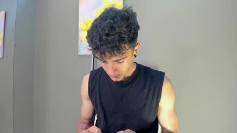 Snapshot of thank_steel chatting on 19, 11, 2025 thank_steel online show from 19, 11, 2025