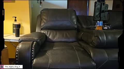 Snapshot of the_alpha_dog_xxx chatting on 18, 3, 2026 the_alpha_dog_xxx online show from 18, 3, 2026