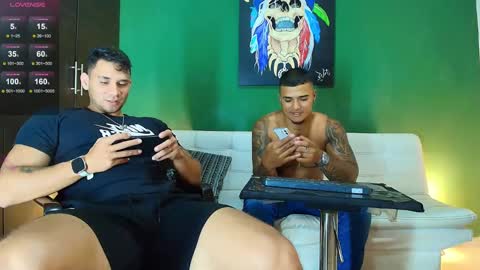 SCOTT  THEO  KAMERON  GENDERSON online show from 12, 11, 2025