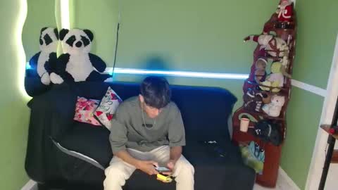 Snapshot of the_muderer chatting on 5, 12, 2025 murderer online show from 5, 12, 2025