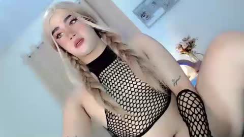 Snapshot of the_naughty_kyra chatting on 17, 9, 2025 the_naughty_kyra online show from 17, 9, 2025