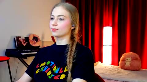 Ally    STREAMING ON TWITCH NOW Check my Twitter for updates online show from 18, 3, 2026