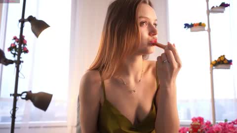 Snapshot of theadrewett chatting on 23, 10, 2025 Emma online show from 23, 10, 2025