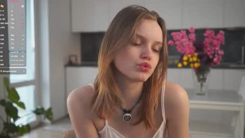 Snapshot of theadrewett chatting on 29, 10, 2025 Emma online show from 29, 10, 2025