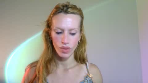 Snapshot of thedollxxxperience chatting on 18, 10, 2025 Yolanda online show from 18, 10, 2025
