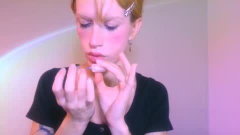 Snapshot of thedollxxxperience chatting on 22, 11, 2025 Yolanda online show from 22, 11, 2025