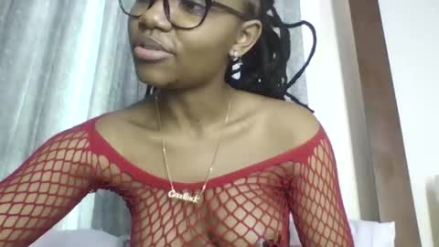 Snapshot of theequinn chatting on 9, 10, 2025 theequinn online show from 9, 10, 2025