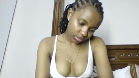 Snapshot of theequinn chatting on 15, 10, 2025 theequinn online show from 15, 10, 2025