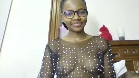 Snapshot of theequinn chatting on 25, 10, 2025 theequinn online show from 25, 10, 2025