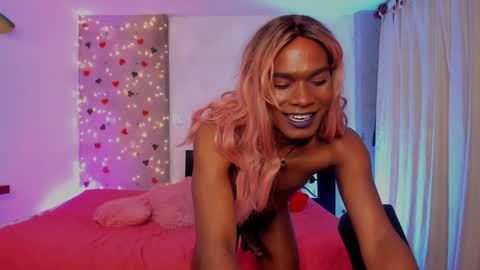 Snapshot of thegoldenbitch chatting on 4, 1, 2025 Goldie online show from 4, 1, 2025