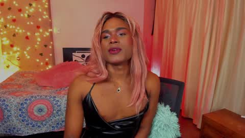 Snapshot of thegoldenbitch chatting on 6, 2, 2025 Goldie online show from 6, 2, 2025