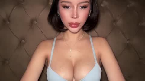 Elle  dont forget to folloW me and thumbs up online show from 6, 3, 2026