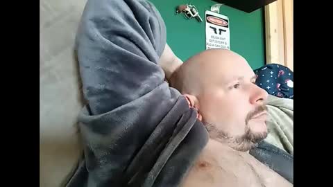 Snapshot of thehornyman916 chatting on 12, 3, 2025 thehornyman916 online show from 12, 3, 2025