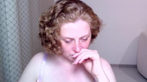 Ella online show from 28, 9, 2025