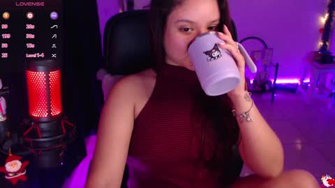 thelittlecherry_ online show from 8, 1, 2025